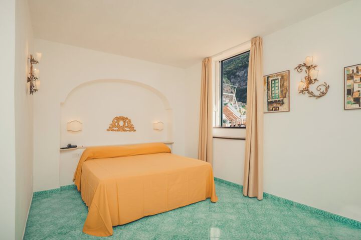 Room 42 of 180