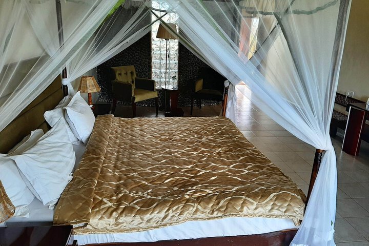 Room 16 of 90
