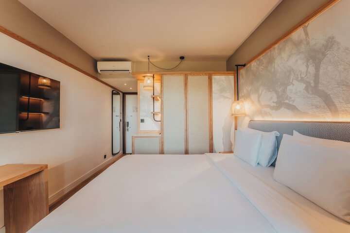 Room 15 of 61