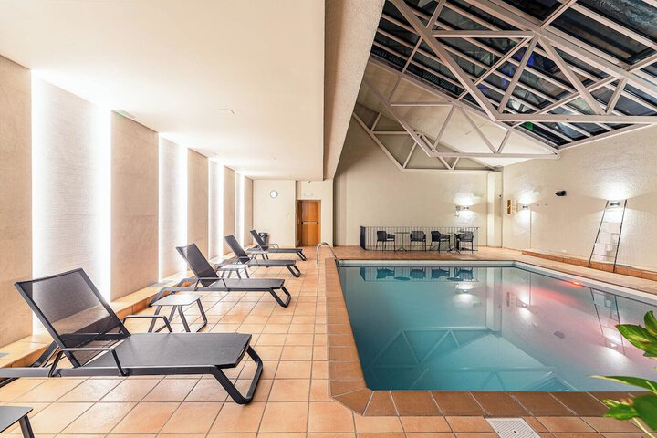 Hotel with Pool