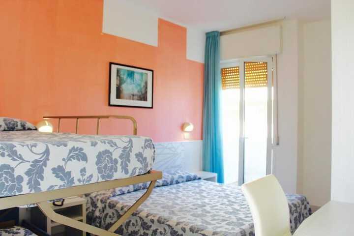Room 11 of 23