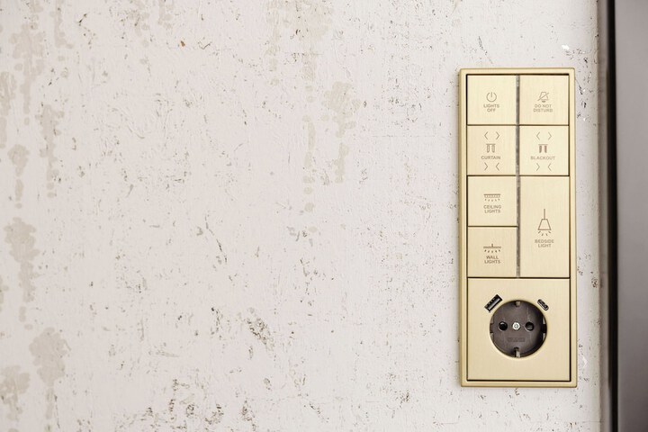 Room 53 of 150