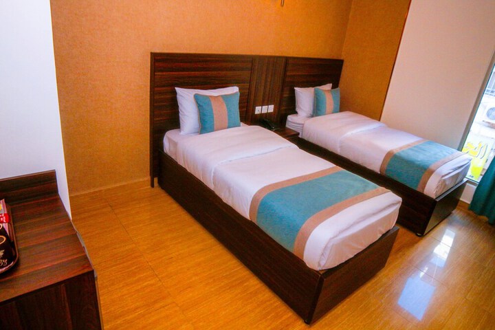 Room 5 of 14