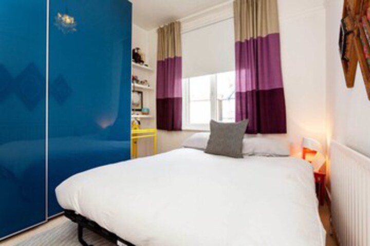 Room 12 of 19