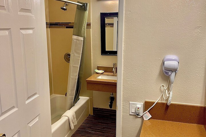 Room 16 of 29