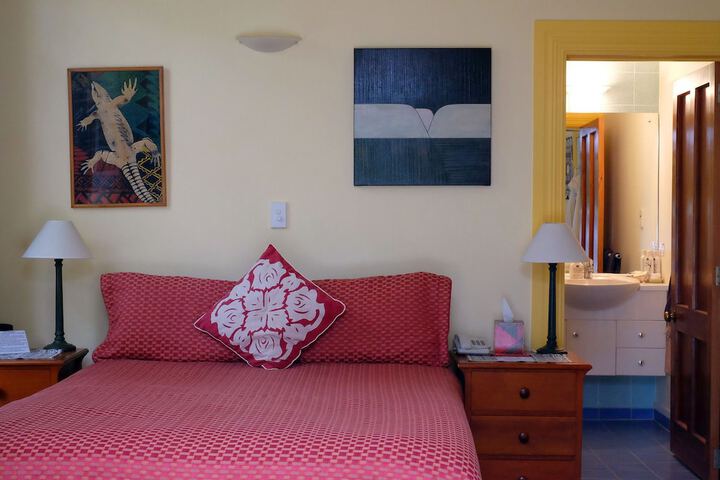 Room 5 of 80