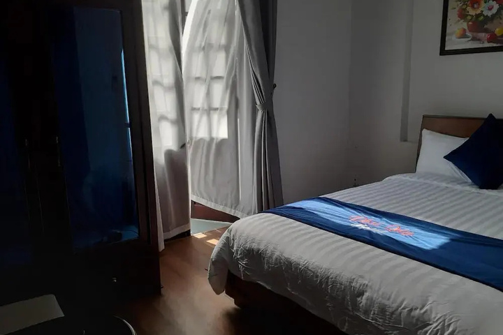 Room 5 of 15