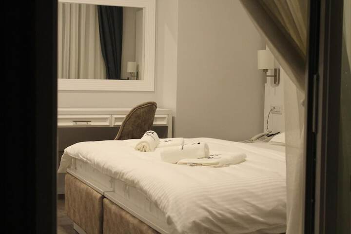 Room 15 of 65