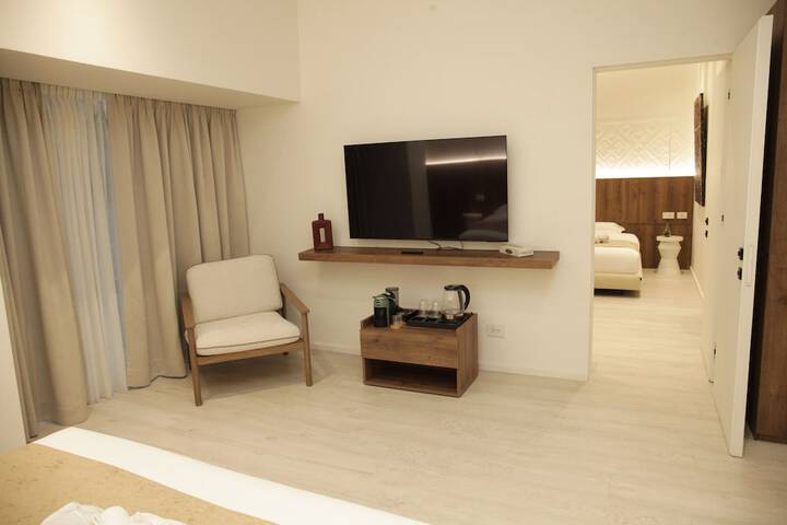 Room 3 of 9