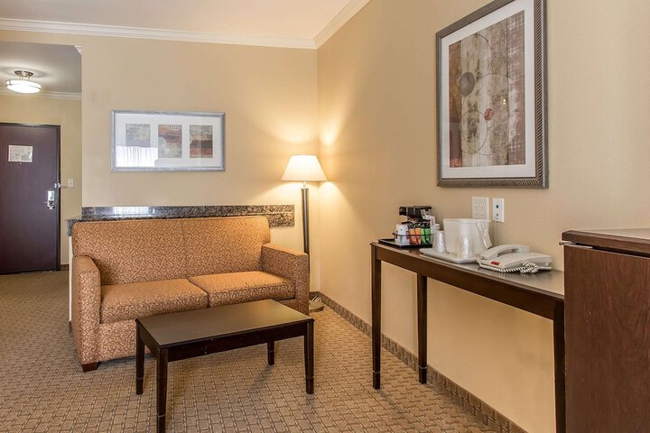 Room 19 of 37