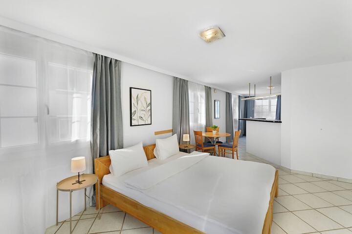 Room 38 of 62
