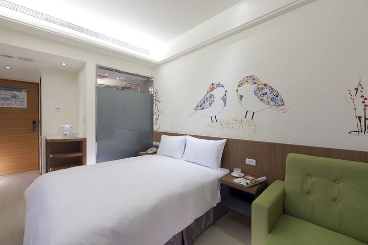 Room 5 of 40