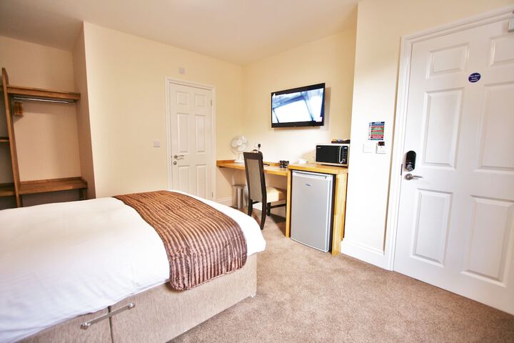 Room 6 of 44