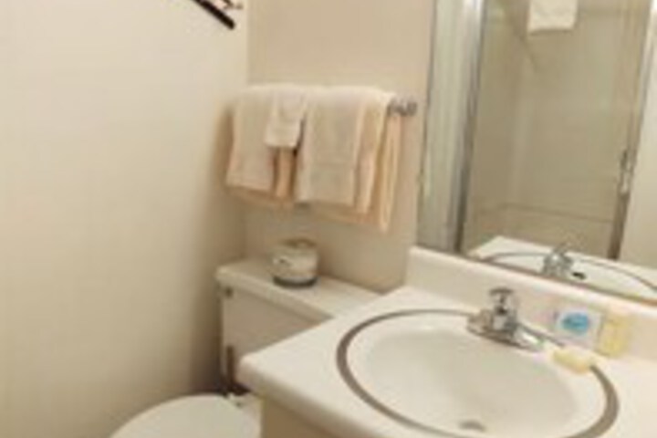 Room 4 of 22