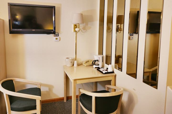 Room 42 of 120