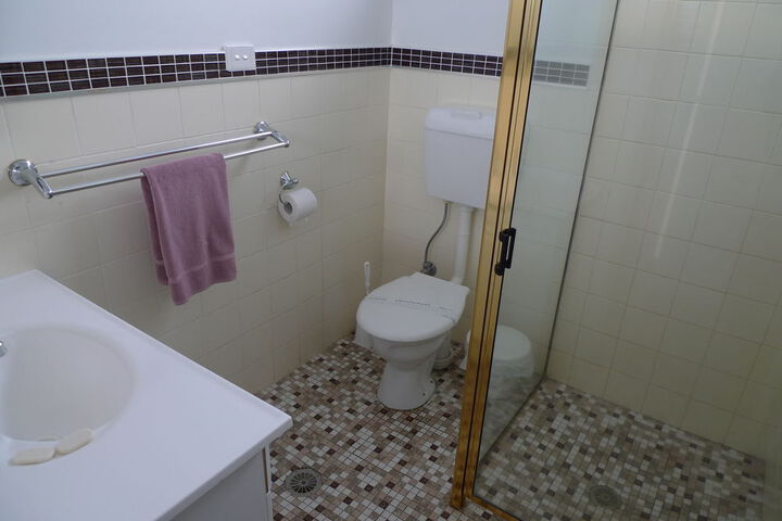 Room 9 of 21