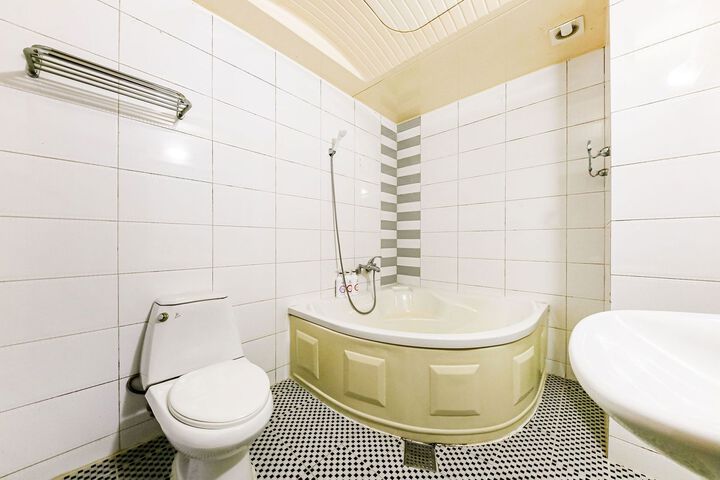 Room 3 of 26