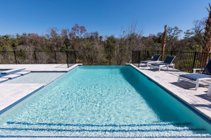 Pool 107 of 149