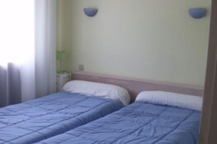 Room 6 of 6