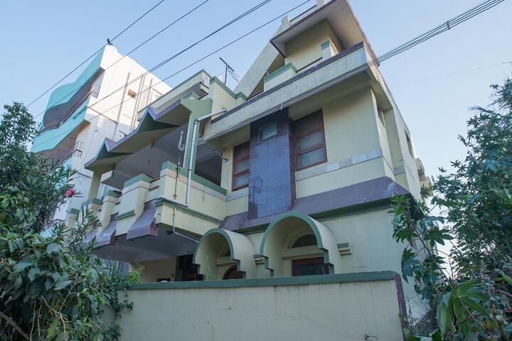 OYO 78183 3BHK Compact Home Near Promenade Beach