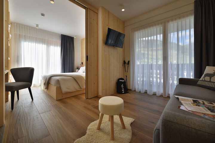 Room 27 of 78
