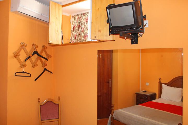 Room 6 of 81
