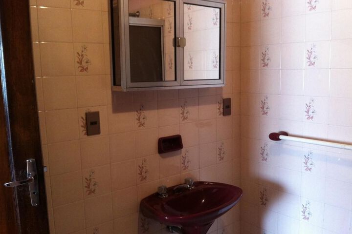 Room 32 of 48