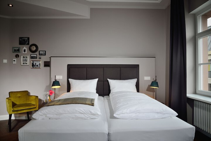 Room 18 of 49