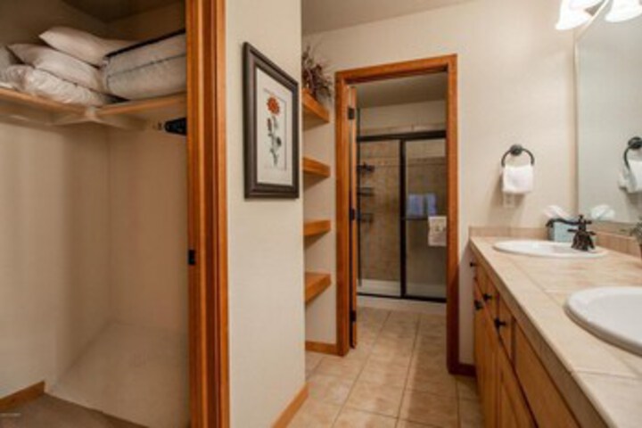 Room 9 of 44