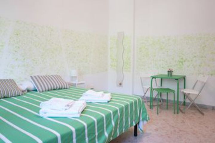 Room 17 of 37