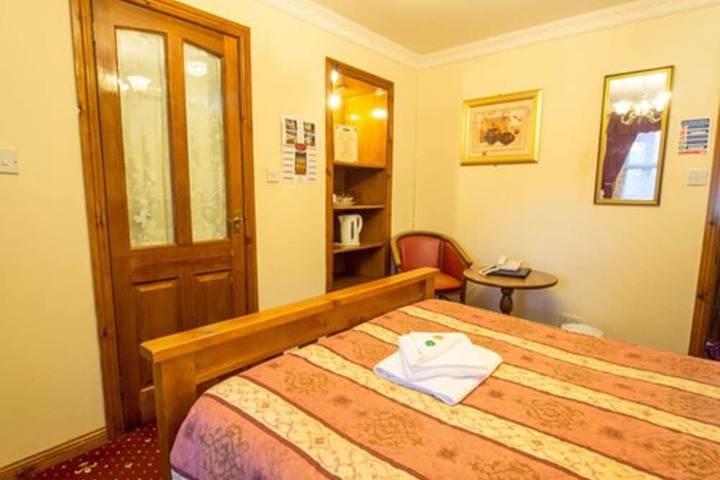 Room 18 of 33