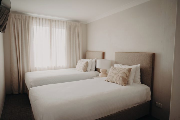 Room 13 of 93