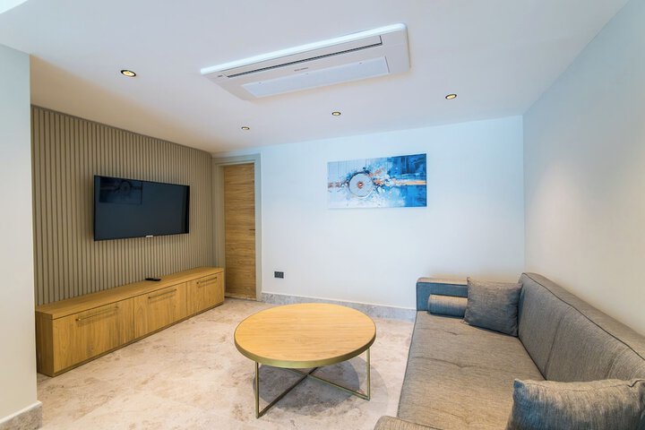 Room 21 of 130