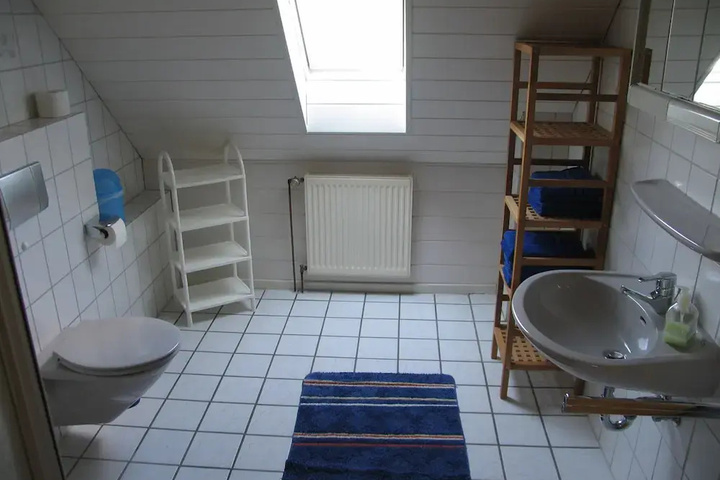 Room 8 of 14