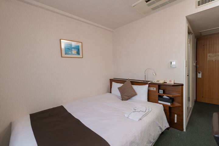 Room 16 of 50