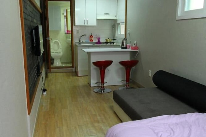Room 4 of 57