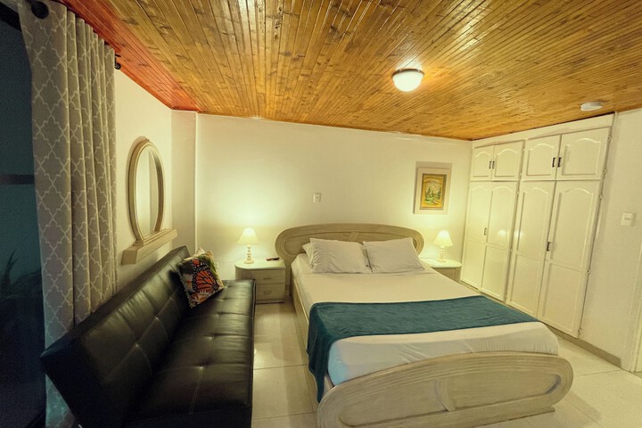 Room 5 of 123