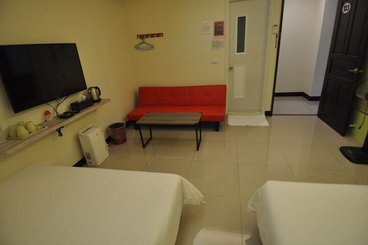Room 2 of 29