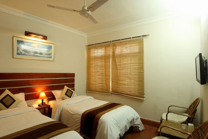 Room 12 of 43