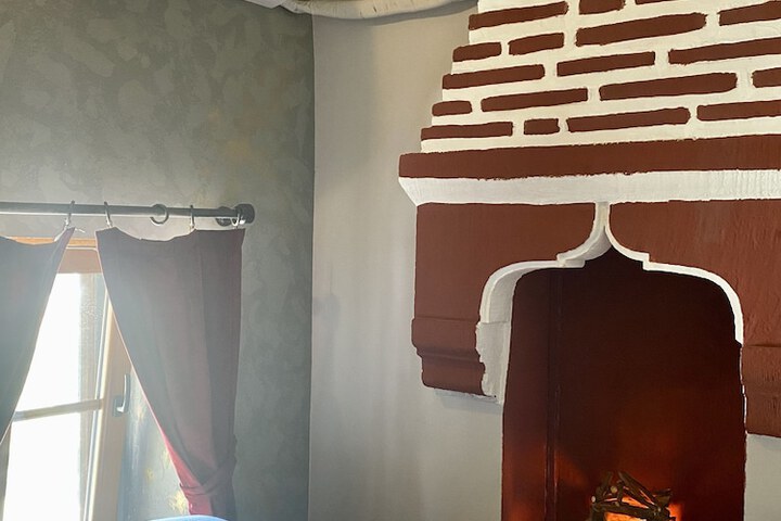 Room 10 of 71