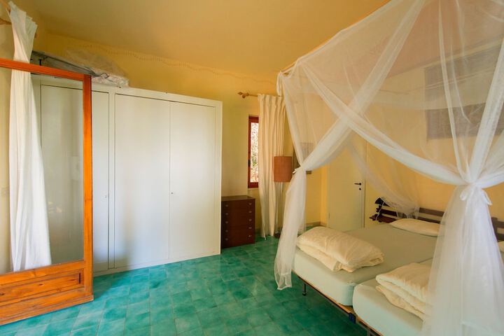 Room 3 of 39