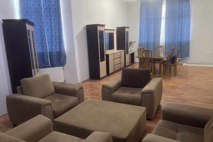 Room 2 of 19