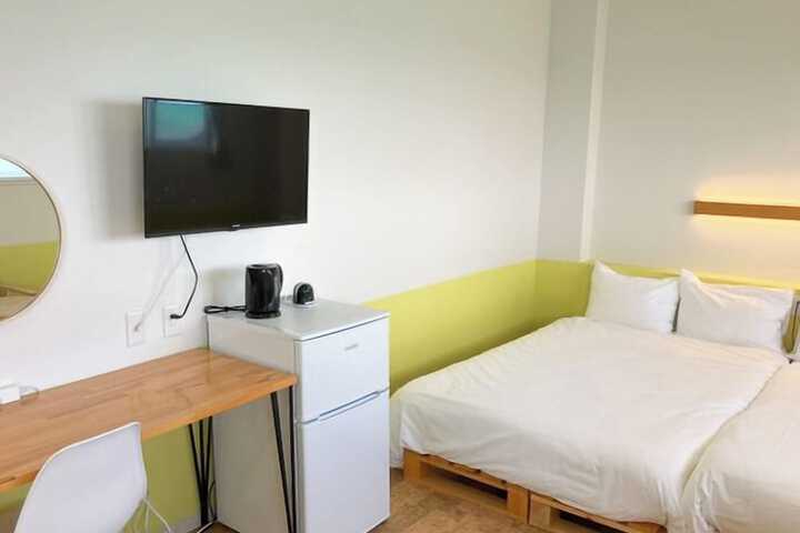 Room 8 of 26