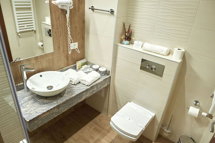 Room 20 of 42
