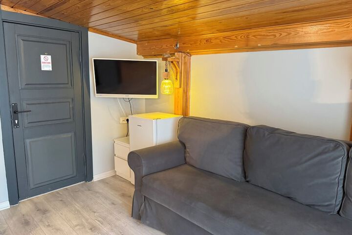 Room 51 of 82