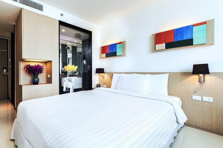 Room 14 of 106