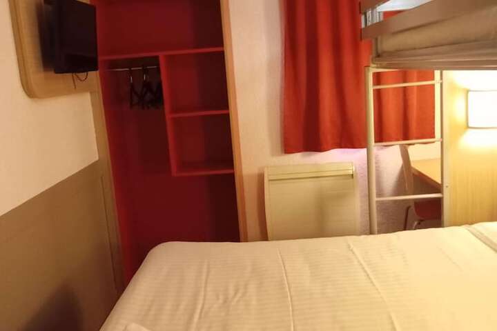 Room 6 of 46
