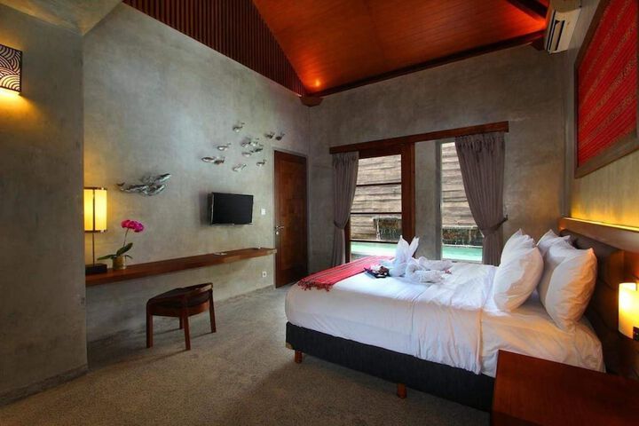 Room 4 of 35
