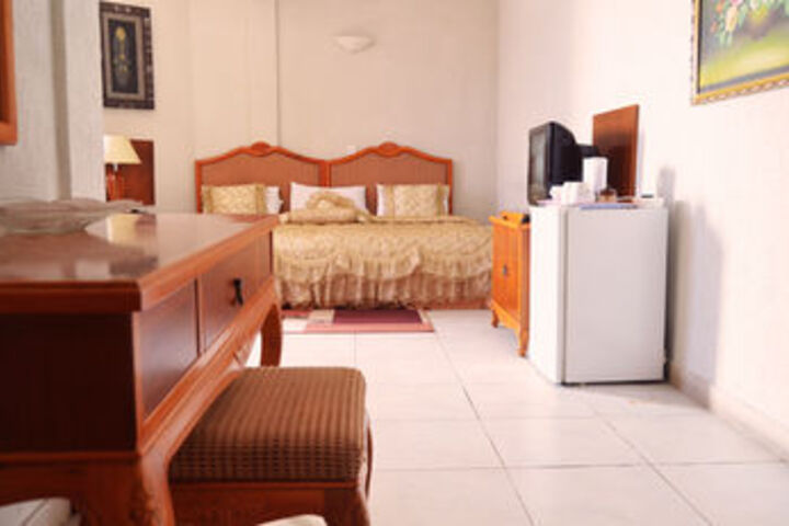 Room 43 of 68