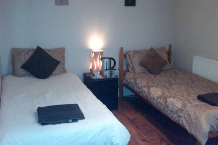 Room 6 of 13